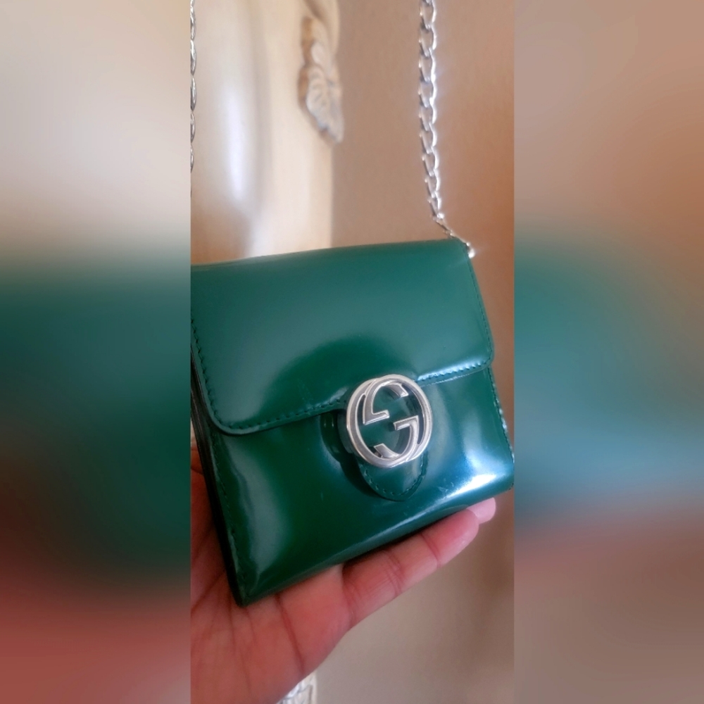 Authentic Vintage Gucci Bifold Wallet-beautiful Emerald with unbranded chain